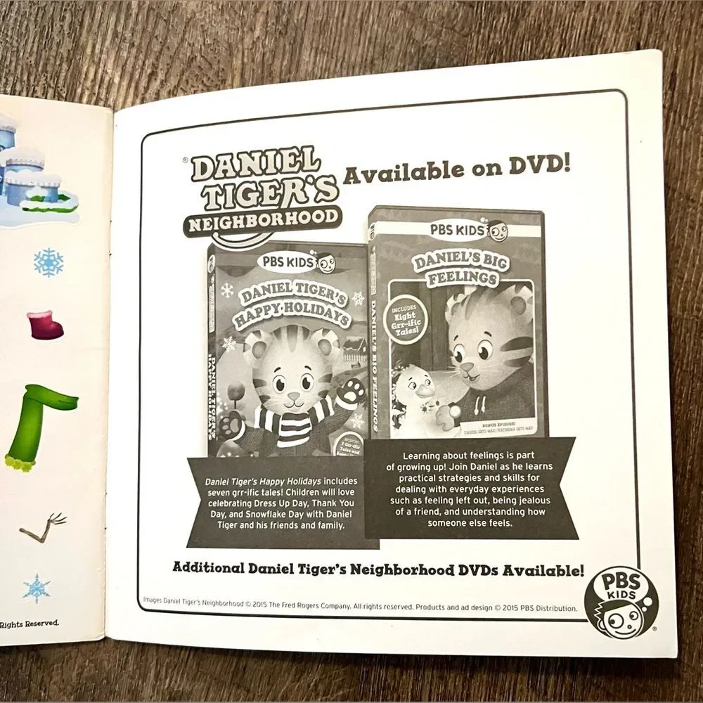 Daniel Tiger’s Neighborhood Daniel Plays in the Snow Kids Book + 35 Stickers